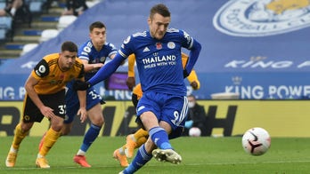 Leicester ends on top after weekend of changing EPL leaders