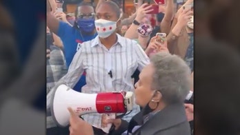 Chicago mayor issues new stay at home order, officials advise residents to cancel Thanksgiving