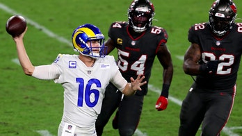 Rams QB's thumb injury adds to NFC playoff chaos