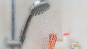 Man exits shower, suffers life-threatening allergic reaction to cold air: case report