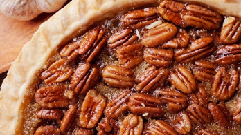 Thanksgiving pie debate on 'pecan' pronunciation resolved