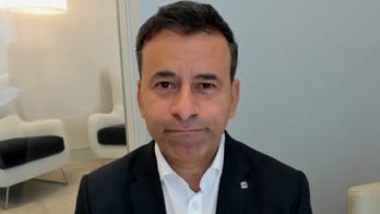 Dr. Marty Makary blasts FDA timetable to approve coronavirus vaccine: 'Why are they waiting three weeks?'