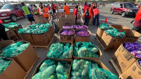 Texas food bank comes to the aid of tens of thousands ahead of Thanksgiving