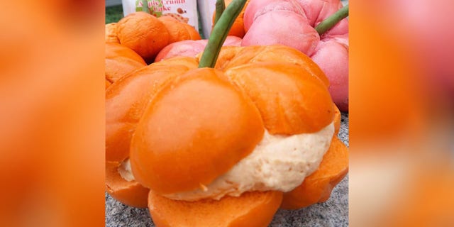 Despite all appearances, this is a bagel, not a pumpkin.