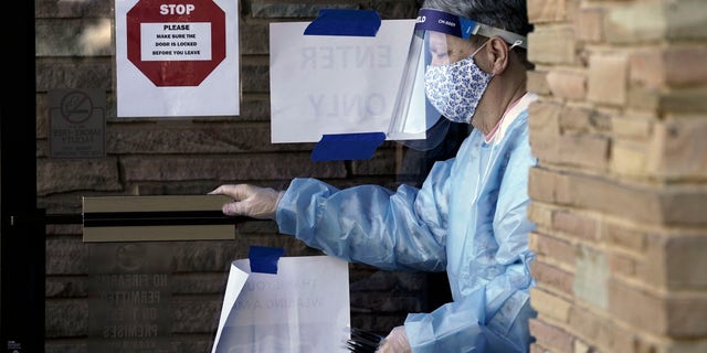 North Carolina election results to take another week to be finalized 2 Poll-worker Dina Grinstead assists voters at the Graham Civic Center polling location in Graham, N.C., Tuesday, Nov. 3, 2020. (AP Photo/Gerry Broome)
