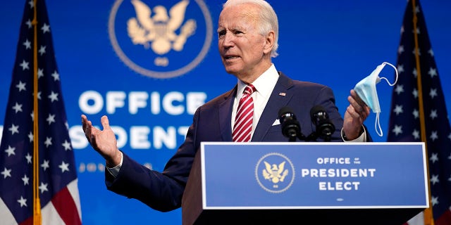 President-elect Joe Biden, accompanied by President-elect Kamala Harris, talks about economic recovery at the Queen Theater on Monday, November 16, 2020, in del Wilmington (AP Photo / Andrew Harnik)