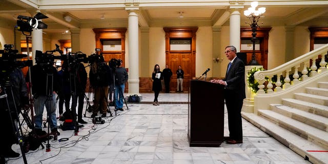 Georgia Secretary of State Brad Raffensperger speaks during a press conference on November 20, 2020 in Atlanta.  (AP Photo / Brynn Anderson)