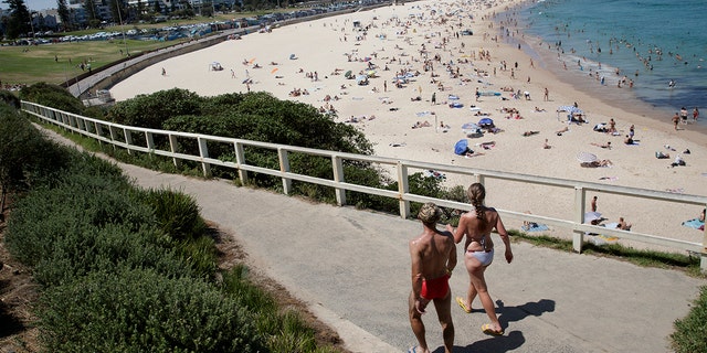 SYDNEY, AUSTRALIA - NOVEMBER 28: A general view as people gather at Bondi beach on November 28, 2020 in Sydney, Australia. The Bureau of Meteorology has forecast heatwave conditions in NSW this weekend, with temperatures expected to exceed 40 degrees across the state. (Photo by Brook Mitchell/Getty Images)