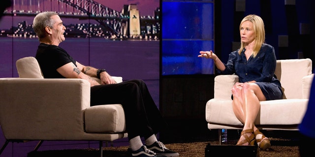 Chelsea Handler interviewing Henry Rollins during a 2011 edition of 'Chelsea Lately.' (盖蒂图片社)