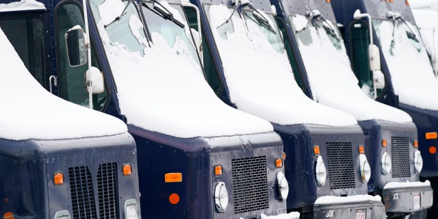 Snow will arrive in the Cascades and sweep into the Sierra Nevada by this weekend in a new wintry blast for the West.