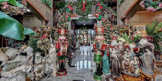 A mansion in Colts Neck, New Jersey, is filled with Christmas decor. (Courtesy of Robert DeFalco Realty/Guy Argenzio of Realty Photo Media)