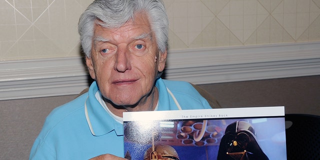 Celebrity fans paid tribute to late Darth Vader actor David Prowse.
