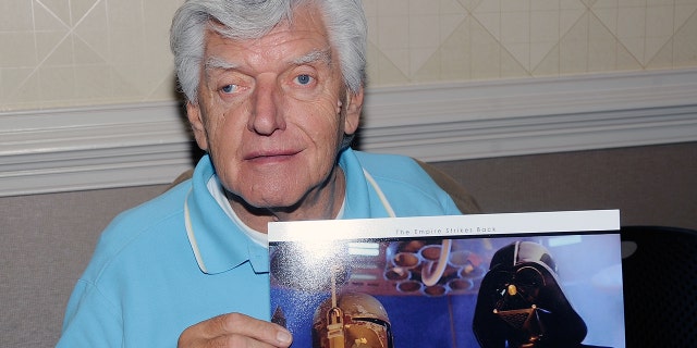 Celebrity fans paid tribute to late Darth Vader actor David Prowse.