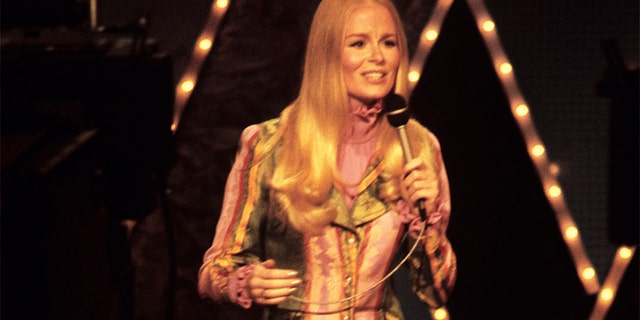 Lynn Kellogg won both a Daytime Emmy and a Peabody Award for her work on the series 'Animals, Animals, Animals' (1976 to 1980), co-starring Hal Linden.