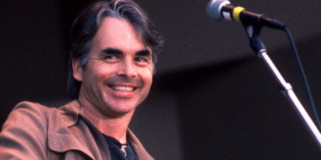 Hal Ketchum, pictured here in 1992, was diagnosed with Alzheimer's.  His wife unveils his diagnosis in April 2019. (Photo by Paul Natkin / Getty Images)