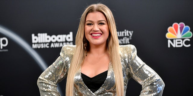Kelly Clarkson was granted primary custody of her children.