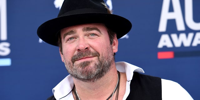 Country singer Lee Brice has tested positive for COVID-19 and will not perform as scheduled at the CMA Awards on Wednesday, November 11, 2020. 