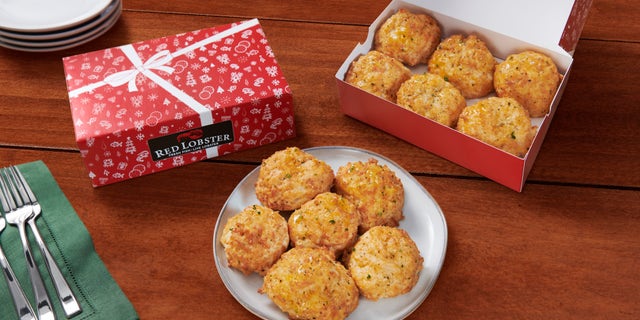 Red Lobster is selling gift boxes of its Cheddar Bay Biscuits for the holidays. (Red Lobster)