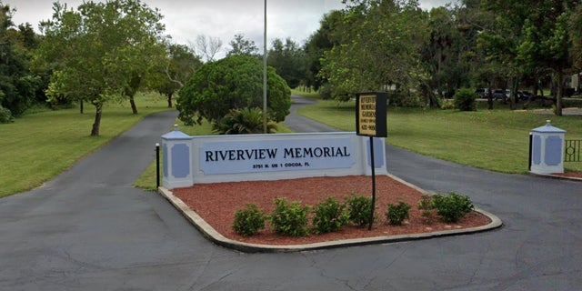 Riverview Memorial Cemetery (Google Street View)