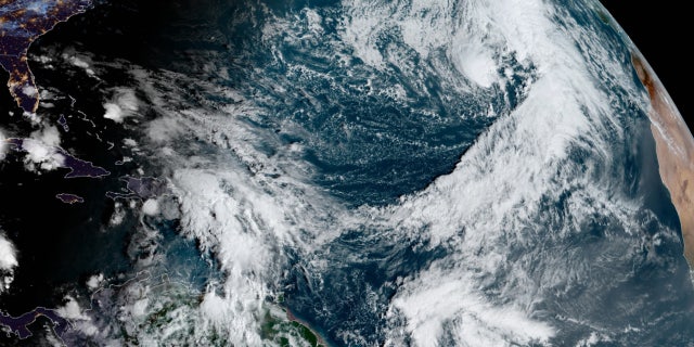 La tempesta subtropicale Theta è stata avvistata sull'Atlantico martedì, Nov. 10, 2020.