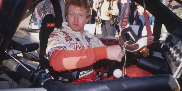 Elliott needed an 18th place finish at Atlanta to win the 1988 title.