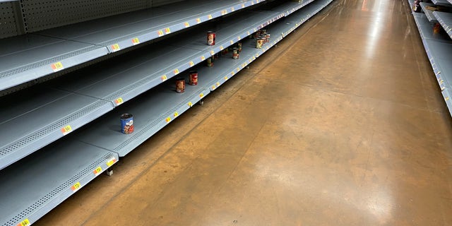 A UK man was spotted stocking up on pasta amid the second UK lockdown. (iStock).
