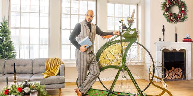 Ah, yes, what any fitness fanatic would wear before a jaunt on an exercise bike.