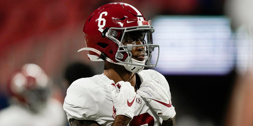 The Recorder - College Football: Alabama's Jones, Smith, Harris lead 6 Tide  AP All-Americans