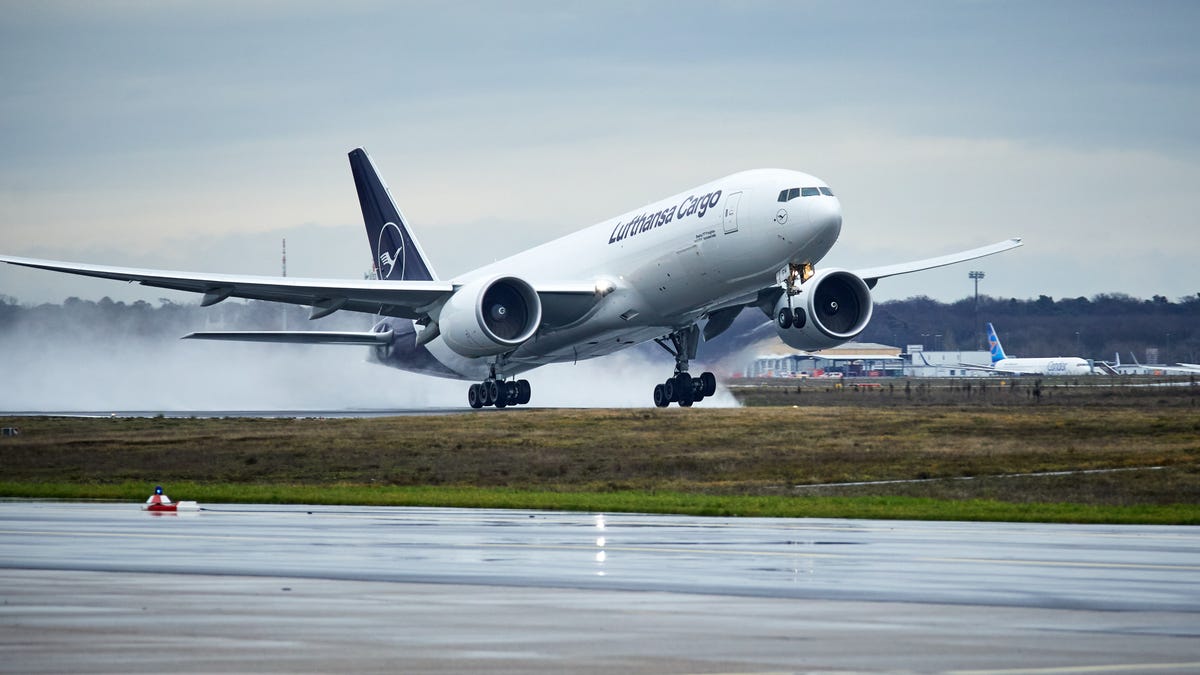 German airline Lufthansa transported 80 tonnes of food. (Courtesy of Lufthansa). 