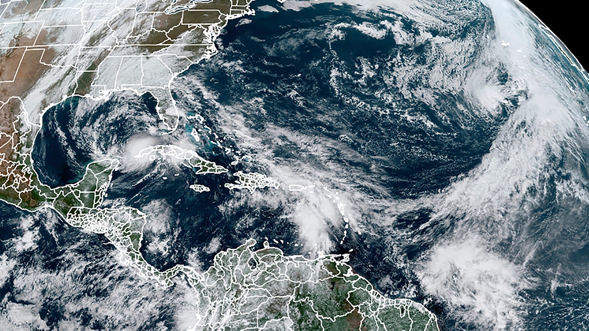 Tropical waves monitored by National Hurricane Center