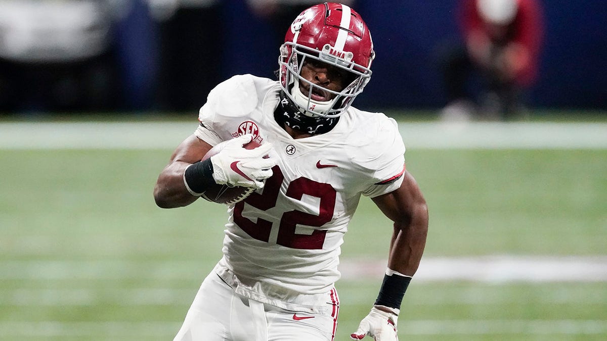 Najee Harris drove NINE hours just to support his teammates