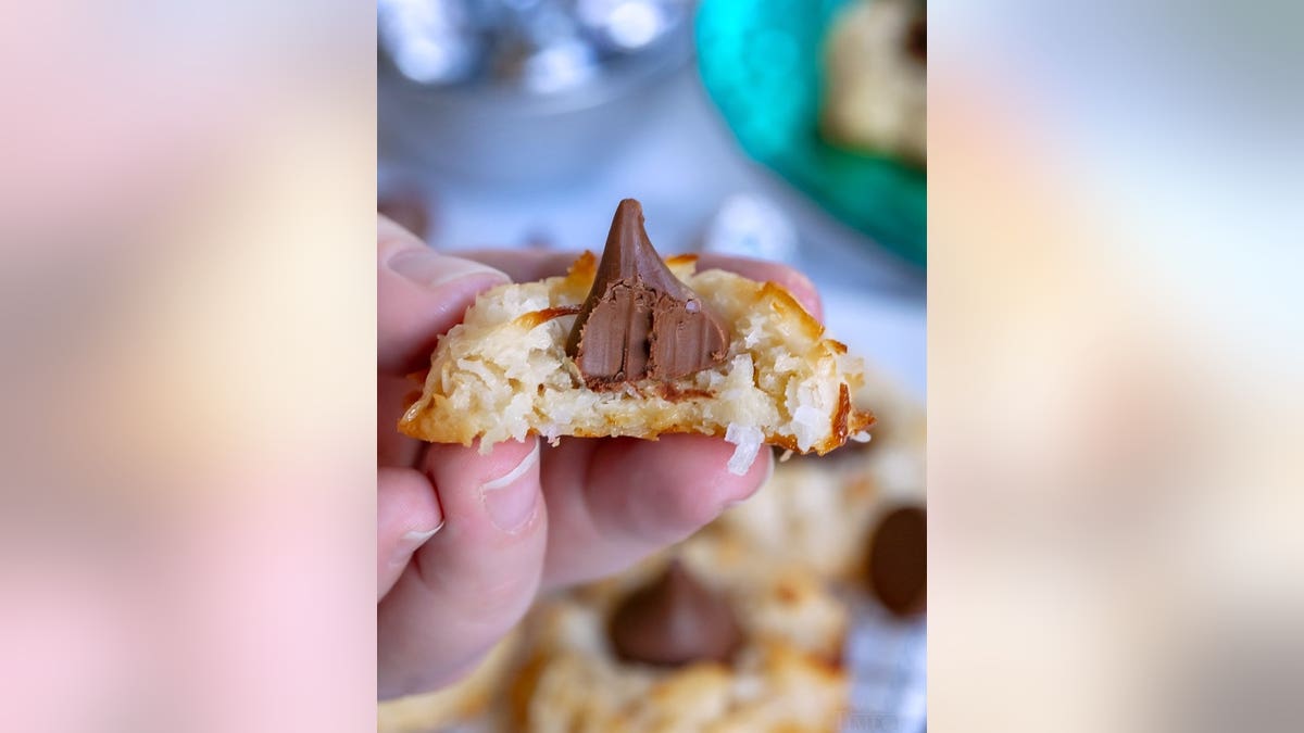 Coconut Macaroon Blossoms