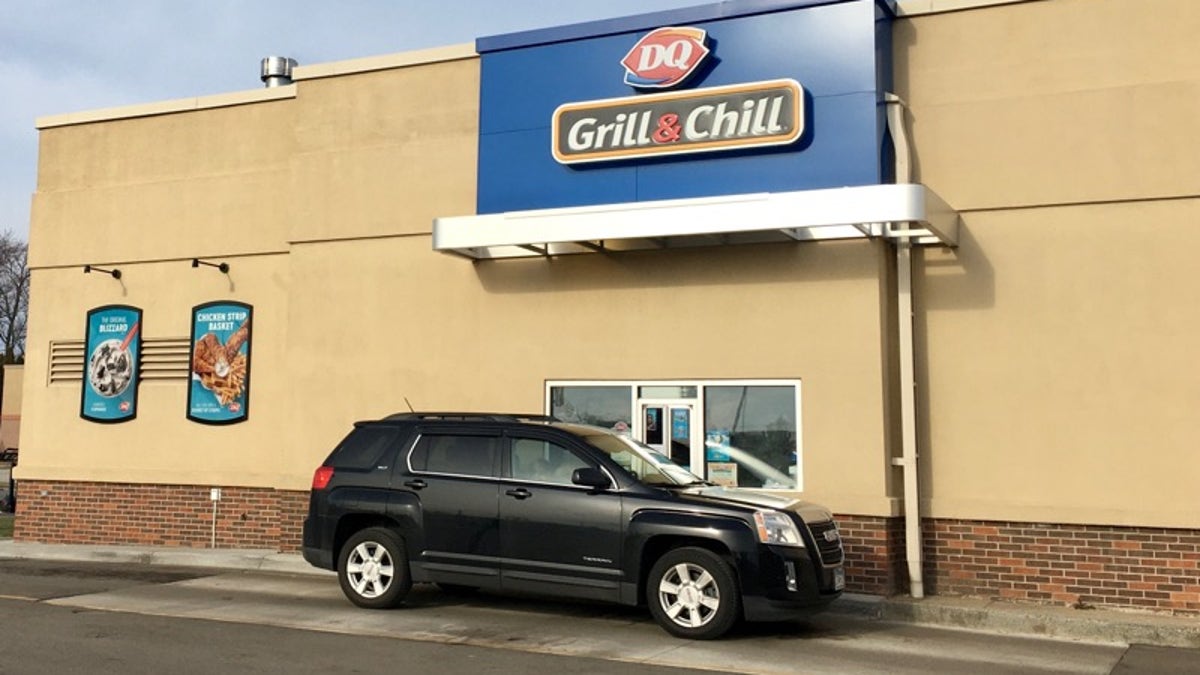 Over 900 Dairy Queen customers 'pay it forward' at Minnesota drive