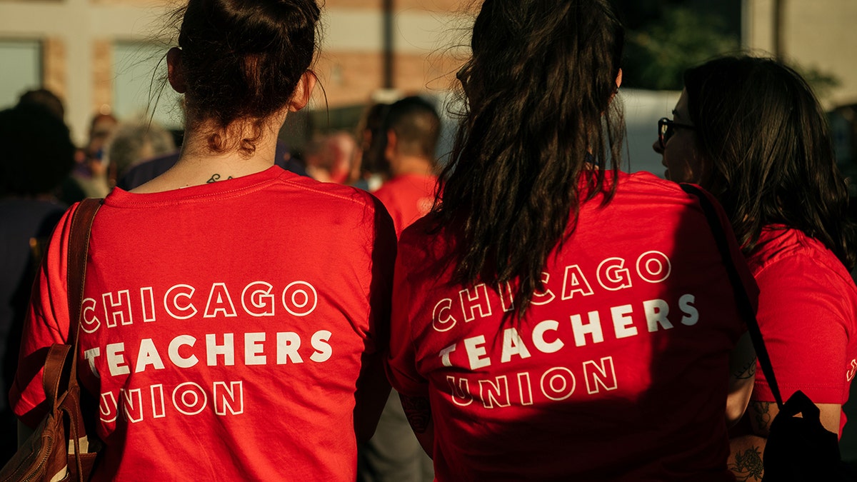 Chicago Teachers Union rallygoers in red T-shirts