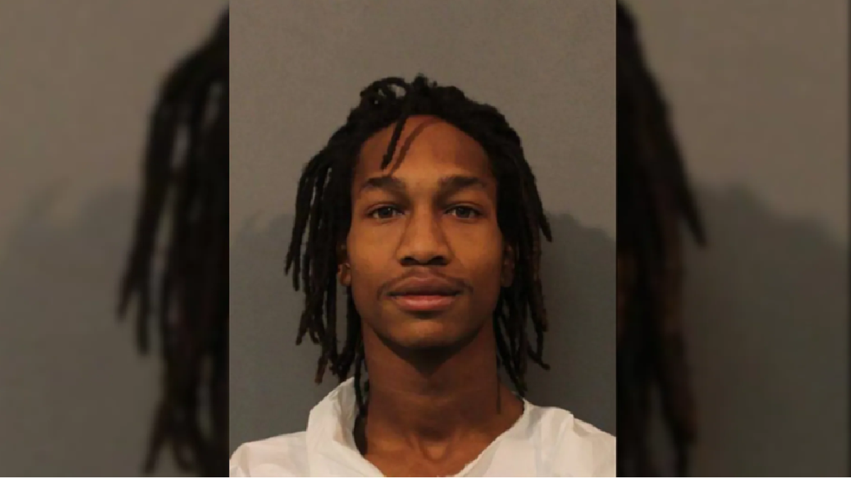 Leon Taylor, 22, is wanted on a murder charge for a homicide in East Chicago, Ind., authorities said. (Lake County Sheriff's Department)