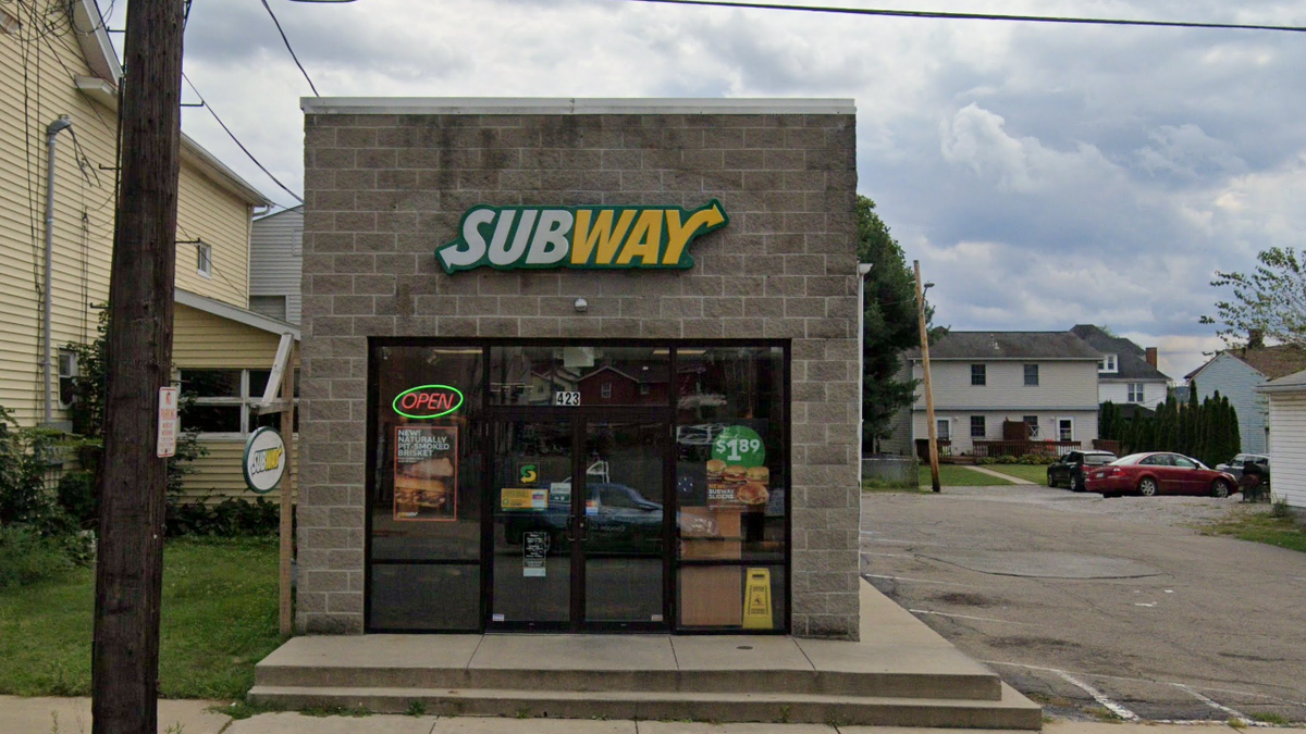 Pennsylvania-based Subway employee Deshawn Richardson thwarted a robber in Rochester Borough, Beaver County. (Google Maps)