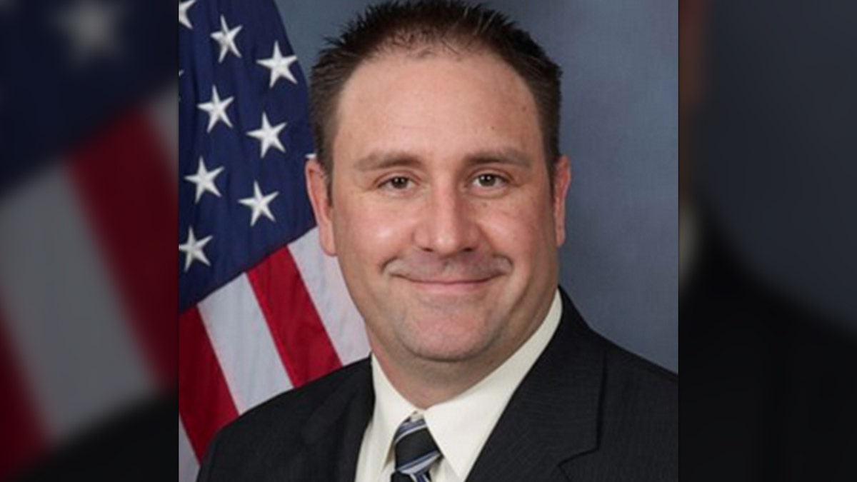 Louisville?Detective Myles Cosgrove, one of several officers involved in the deadly raid on Breonna Taylor's apartment, was reportedly served with termination paperwork.