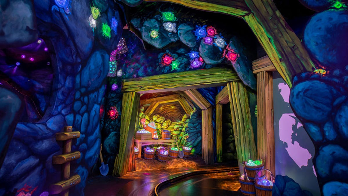Disneyland Snow Whites Enchanted Adventure