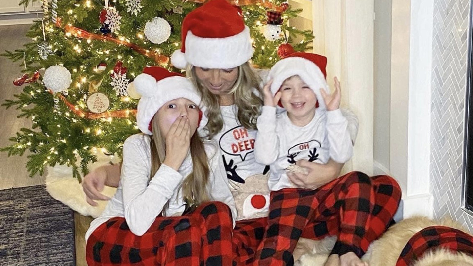 A little family fun during these crazy time 🎄❤️📸 Hix family