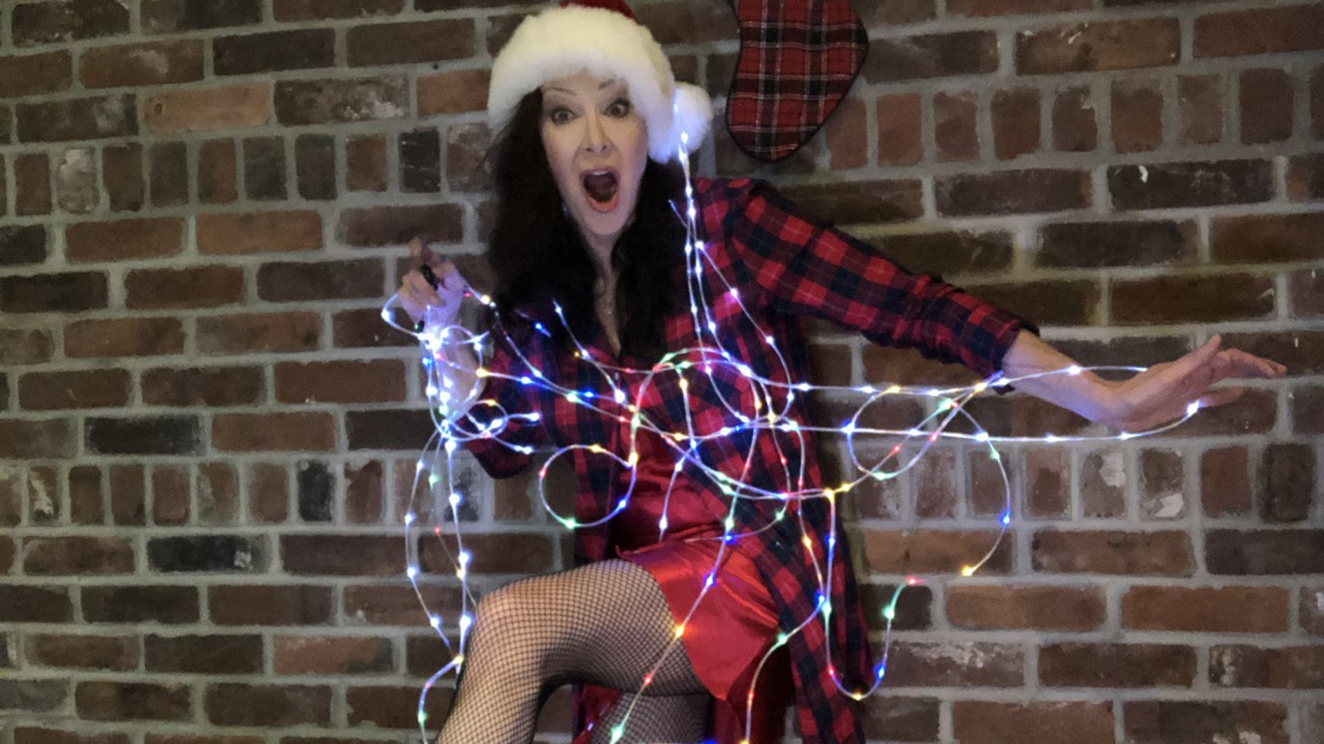 Trying to get these darned lights untangled! MARI Christmas Fox News! Mari