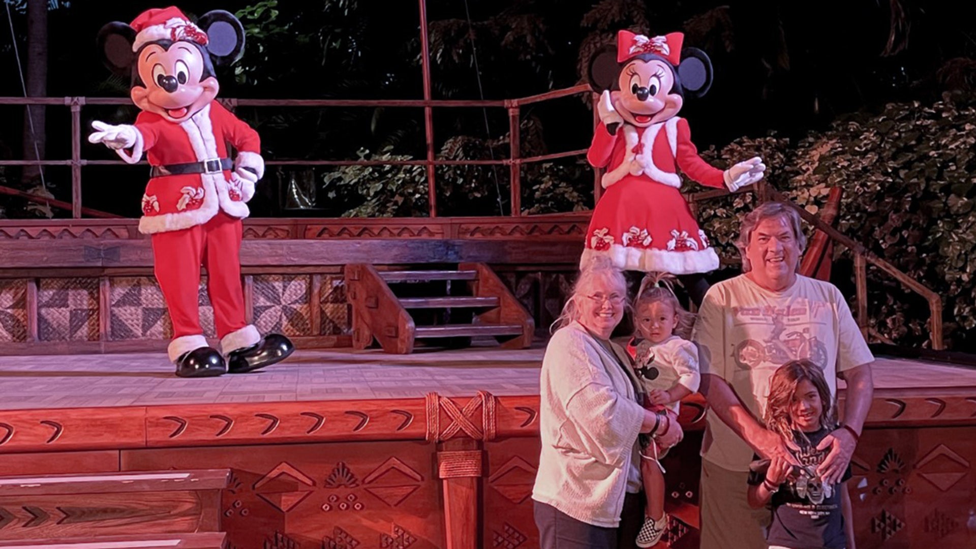 Merry Christmas From Disney’s Aulani Resort in Hawaii! We are enjoying spending time with our grandchildren!