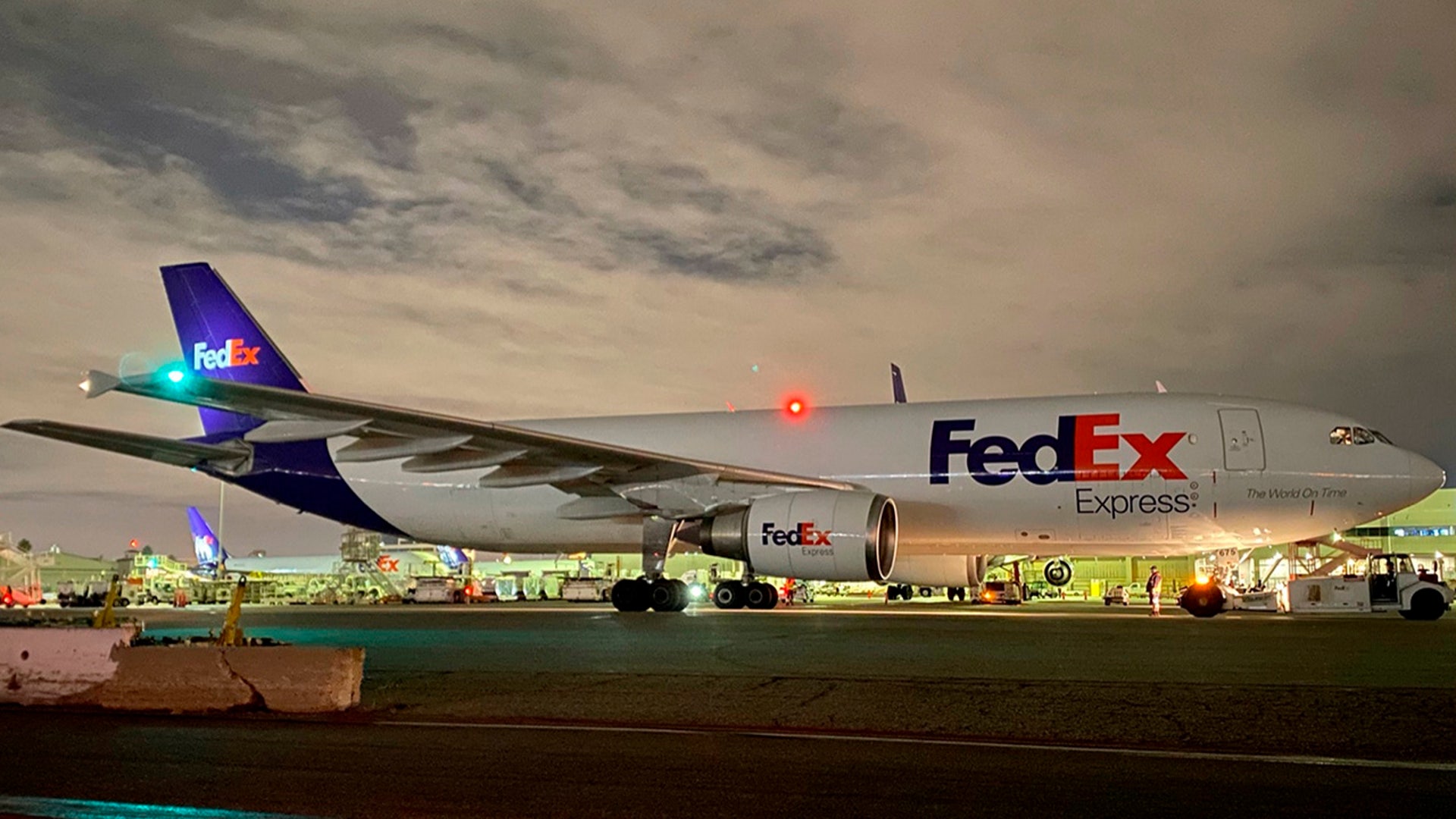 US set for first COVID19 shots as shipments begin arriving Fox News