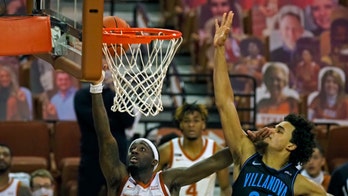 No. 12 Villanova hands No. 17 Texas first loss 68-64