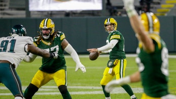 Packers withstand late rally to outlast Eagles 30-16