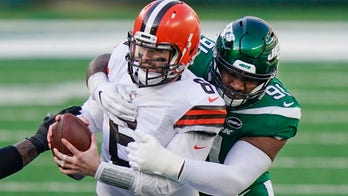 Jets on receiving end of questionable roughing the passer penalty: It's the worst 'call of all-time'