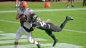 Browns trying to shake COVID-19 issues as Steelers await