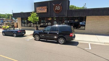 Minnesota bar sued by state over indoor dining refuses to close
