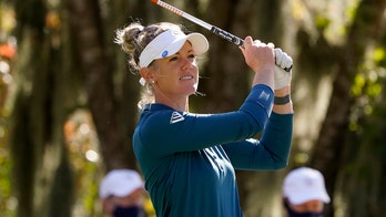 Olson comes up aces and takes 1-shot lead in Women's Open