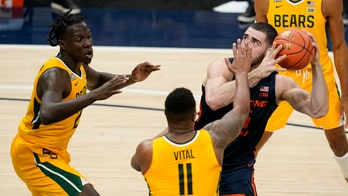 No. 2 Baylor uses stout defense to get past No. 5 Illinois