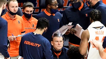 Dosunmu scores 30 to lead No. 18 Illinois past Indiana 69-60